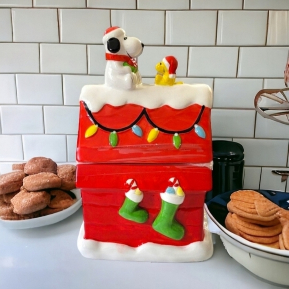 Peanuts Cookie Jar Red and White Snoopy Holiday